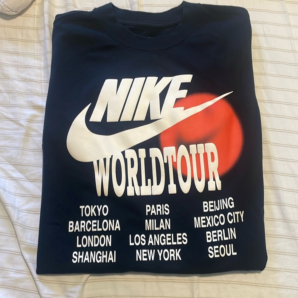 COPY - Nike sportswear world tour shirt